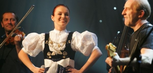 Při předávání cen Anděl 2009 s kapelou zazpívala Ewa Farna.