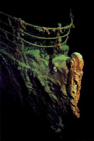 Vrak Titaniku vyfotografovaný z ruské výzkumné ponorky.