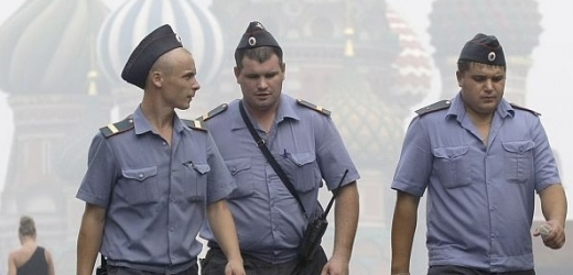 Ruští milicionáři se budou od příštího roku označovat jako policisté.