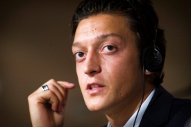 Mesut Özil je zatím poslední posilou madridského Realu.