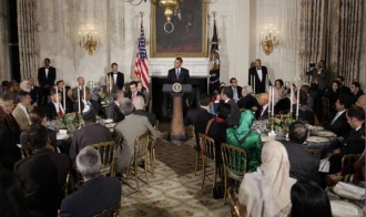 Obama slaví s muslimy začátek ramadánu v Bílém domě.