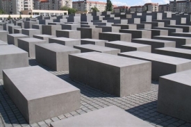 Berlín v tomto desetiletí otevřel i památník holocaustu.