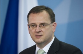 Premiér Nečas a ministr financí Kalousek mají neshody.