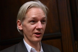 Zakladatel WikiLeaks Julian Assange v červenci 2010 v Británii.