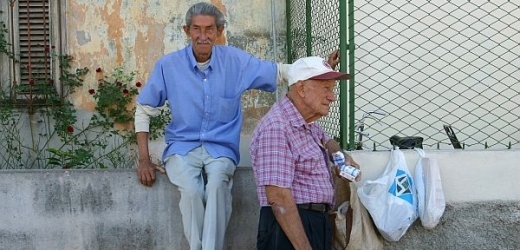 Kubánští senioři budou muset platit za cigarety plnou cenu.