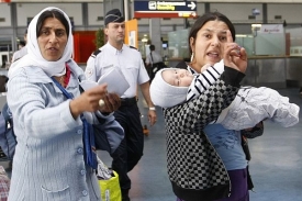 Rumunští Romové repatriovaní z Francie.