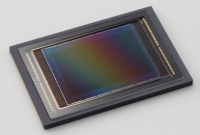 Snímač s rozlišením 120 megapixelů má rozměry 29,2 x 20,2 mm.