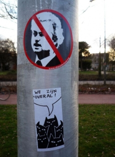 Wilders budí v zemi kontroverze, ve volbách ale získal dost křesel.