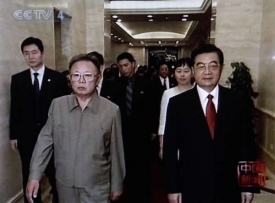 Kim Čong-il při nedávné návštěvě Číny s tamním prezidentem.