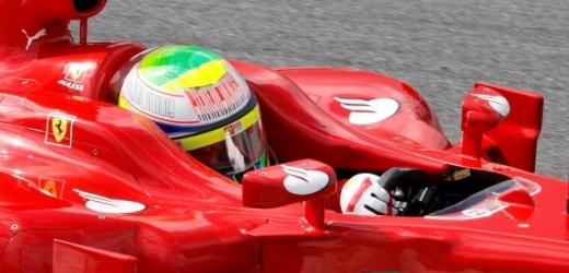 Felipe Massa v monopostu Ferrari.