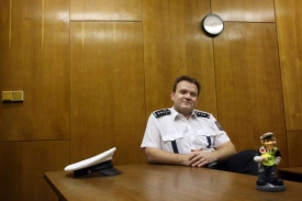Šéf dopravní policie Tržil: Za pokuty nové radary a maskovaná auta.