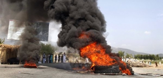 V Afghánistánu pokračovaly demonstrace proti záměru pastora okrajové floridské církve spálit na veřejnosti korán. 
