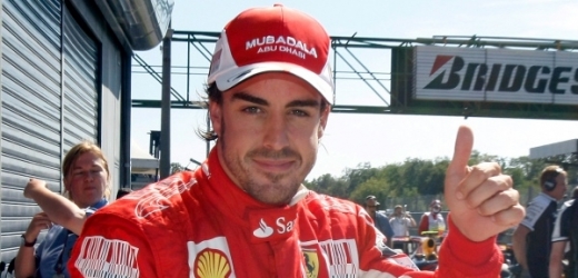 Promění Fernando Alonso pole position v celkový triumf?