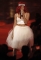 Zpěvačka Rihanna v tylové sukni a topu.