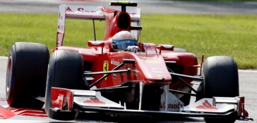Ferrari emocionální triumf neslaví, došly mu motory.