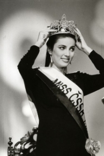 Ivana Christová získala jako první korunku Miss Československo.