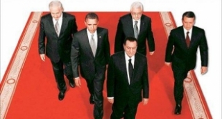 Pozměněná fotka, Husní Mubarak vpředu.