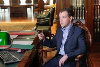 Prezident Medveděv ve své pracovně.