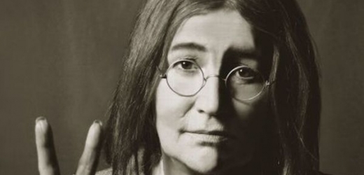 Marta Kubišová jako John Lennon.
