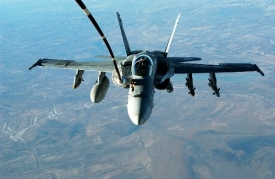 F/A-18C Hornet nad Irákem roku 2004.