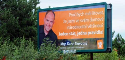Mostecká organizace nevyhověla žádosti grémia ČSSD a neodstraní billboardy s mosteckým lídrem Karlem Novotným.