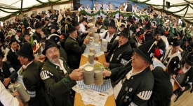 Pořadatelé očekávají, že letos se na Oktoberfestu vypije více než šest milionů litrů piva.