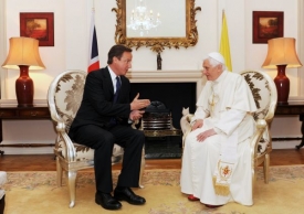 Papež Benedikt XVI. se setkal s britským premiérem Davidem Cameronem.