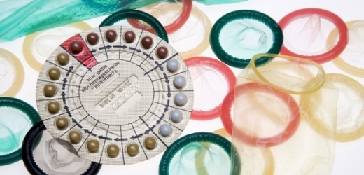 Jeden ze čtyř britských dospívajících nepoužívá žádnou antikoncepci.