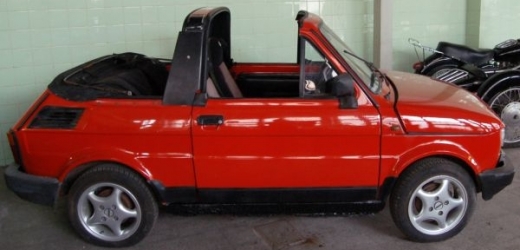 Fiat 126p se prodával v několika verzích, například jako kabriolet.