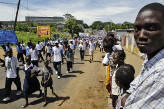 Pochod proti hladu v Libérii roku 2005.