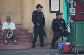 Policisté hlídkují v Ciudadu Juaréz.