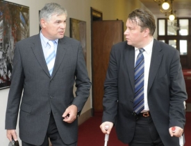 Jaroslav Palas (vlevo) už na dotazy týkající se penzionu neodpovídá.