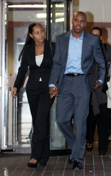 Marlon King s manželkou před svým odsouzením.
