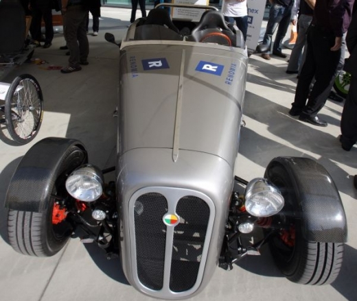 Electric Hot Rod EHR10 Západočeské univerzity připomíná závodní vozy z první poloviny dvacátého století.