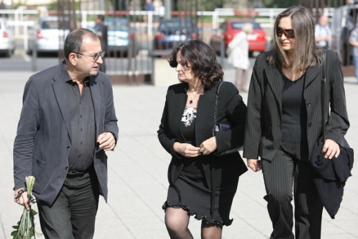 Na pohřeb dorazila i řada politiků. Mezi nimi například bývalá ministryně školství Miroslava Kopicová (uprostřed).