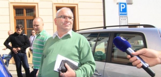 Vladimír Krejčíř byl kvůli obvinění z korupce vzat do vazby.