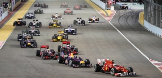 Fernando Alonso zvítězil stylem start-cíl.