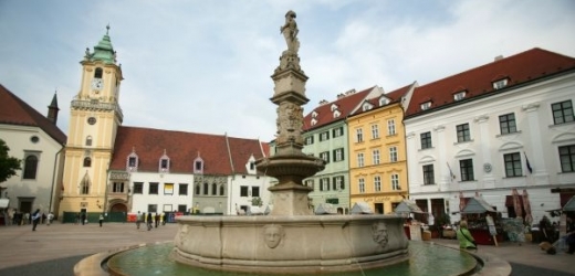 Bratislavské hlavní náměstí (ilustrační foto).