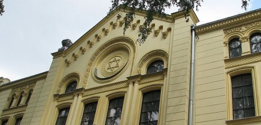 Varšavská Synagoga Nożyków, ve které našli nový život Pawel a Ola.