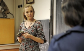 Kristýna Liška Boková si zahrála v novém filmu Občanský průkaz roli učitelky.