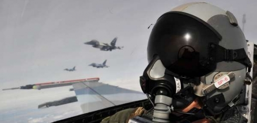 Letouny F-19 Figting Falcon nad Afghánistánem.