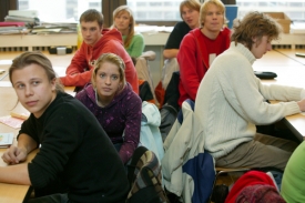 Šedesát procent lidí se domnívá, že v Česku chybí vyhovující systém pro posuzování kvality dosaženého vzdělání.