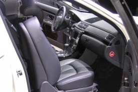 Luxusní vnitřek luxusní limuzíny Maybach.