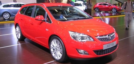 Světovou premiéru měl Opel Astra ST, tedy kombík oblíbeného modelu.