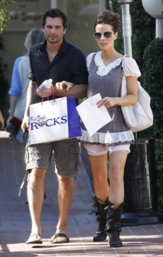 Kate Beckinsaleová s manželem.