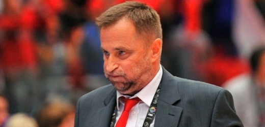 Trenér českých basketbalistek Lubor Blažek krotí emoce po postupu do semifinále.