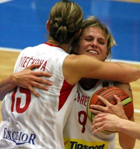 Dvě hrdinky českého týmu, Eva Vítečková a Hana Horáková.