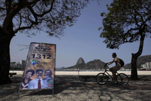 Známé siluety. Volební plakáty v Rio de Janeiru.