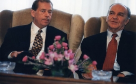 Prezidenti Havel a Izetbegović v devadesátých letech.