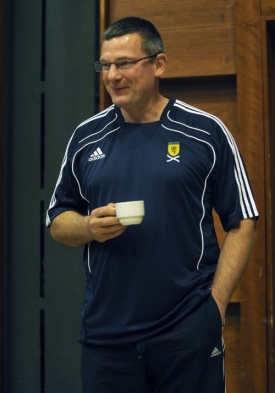 Trenér Skotska Levein.
